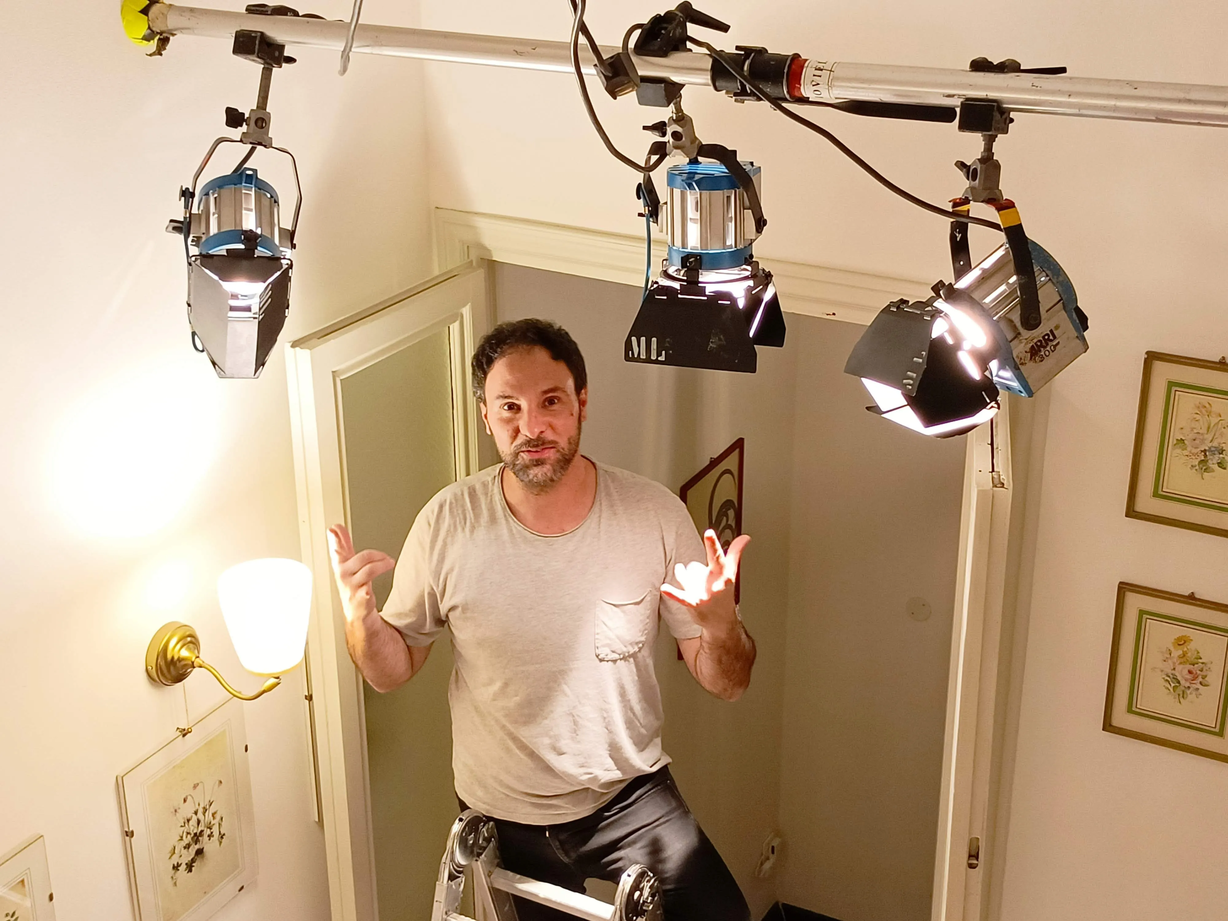 Behind the scenes of The Screenwriter, noir short film shot by Matteo Castelli, frame 3
