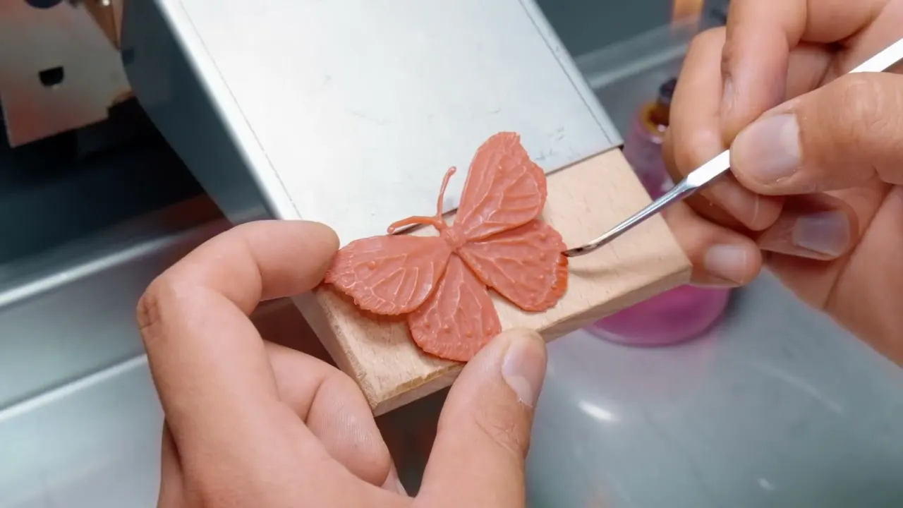 Métamorphose Necklace, savoir-faire film for Dior shot in Arezzo, cinematography by Matteo Castelli